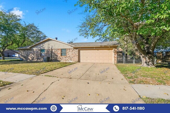 Photo - 402 Vicki St