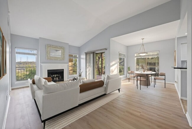 Building Photo - 6000 Shepherd Mountain Cove Unit 1312