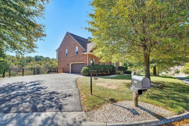 Photo - 1147 Belcroft Court