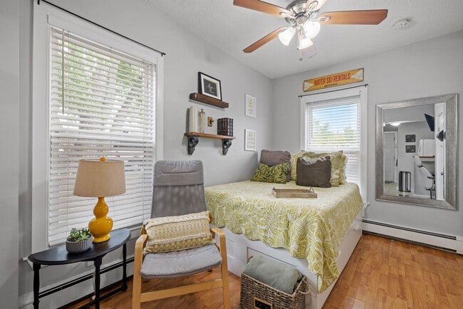 Building Photo - 792 Grove St Unit 4