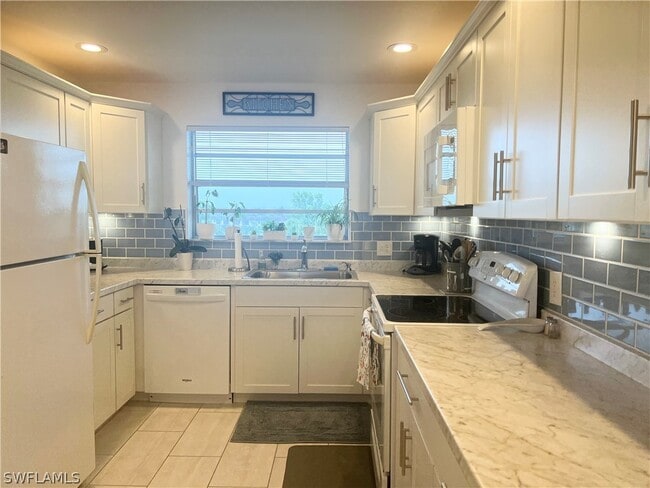 Building Photo - 4372 27th Ct SW Unit 403