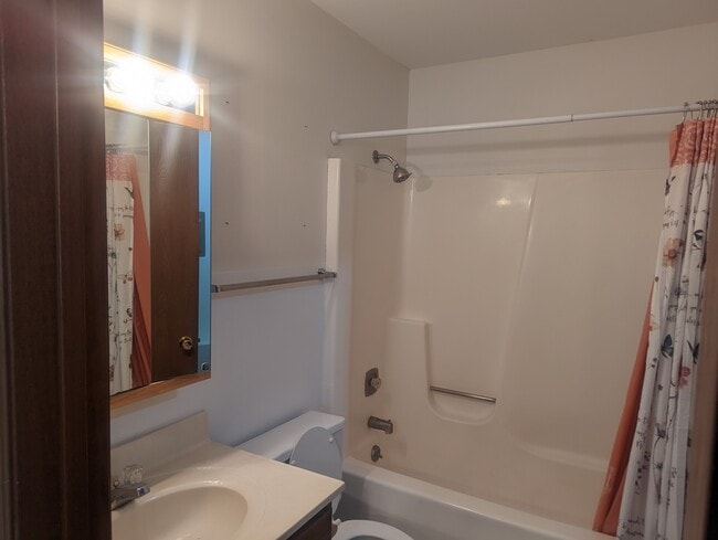 Photo - 1613 Lyndhurst W Dr