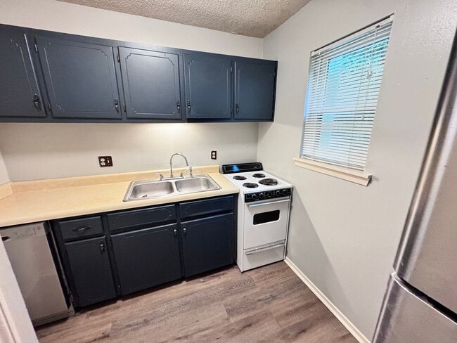 Photo - 1309 Access Rd