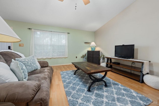 Photo - 3159 Hickory St