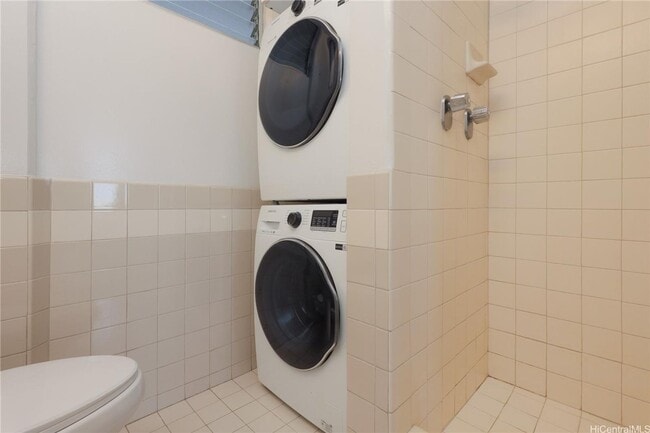 Photo - Nice and cozy studio with a washer dryer in unit.