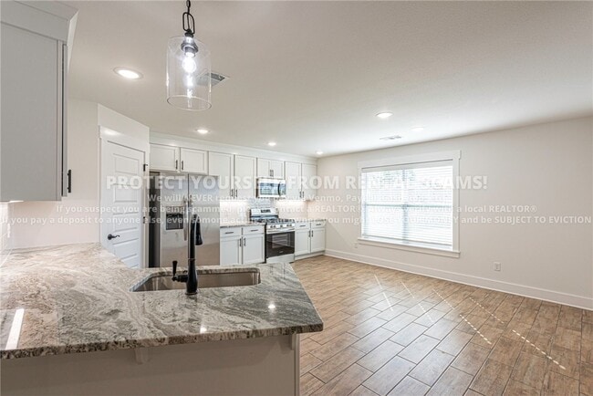 Photo - 51 W Pitts St