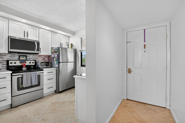 Photo - 6205 Balboa Cir Unidad 403