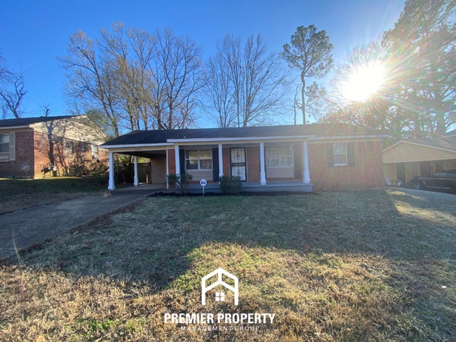 Building Photo - 3 Bedroom Home for Rent in Memphis | Fenced Yard & Open Kitchen
