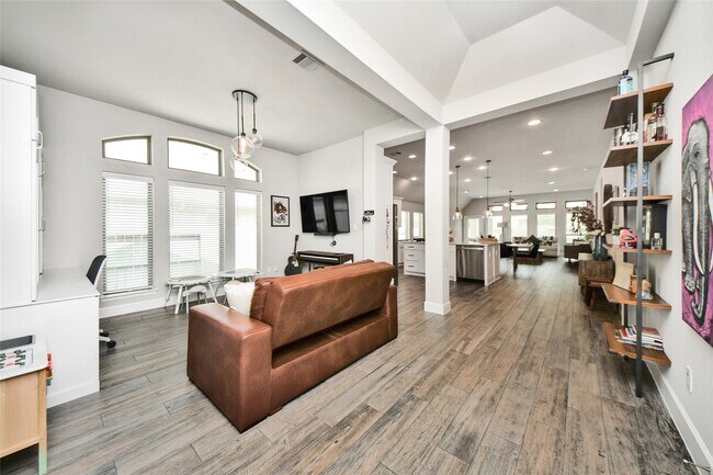 Photo - 2206 Forest Trace Ln