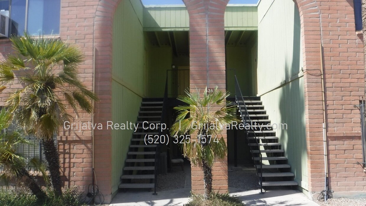 **MOVE-IN SPECIAL ** Spacious 2 Bedroom, 1... - **MOVE-IN SPECIAL ** Spacious 2 Bedroom, 1...