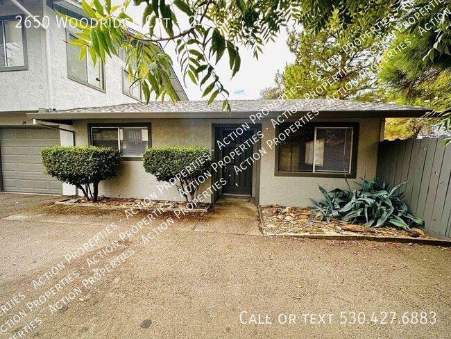 2650 Woodridge Ct Unit 24