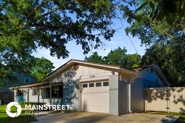 Photo - 1706 Grove Park Dr