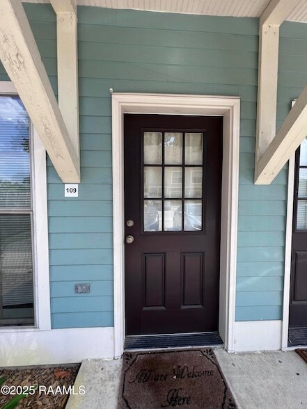 Building Photo - 2202 Johnston St Rental