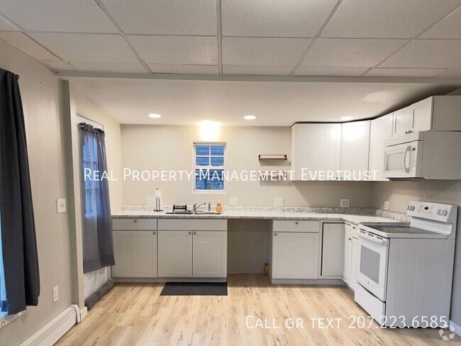Building Photo - 139 Howe St Rental