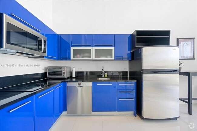 Building Photo - 253 NE 2nd St Unit 231 Rental