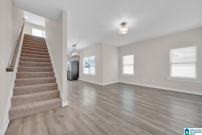 170 Kings Wy