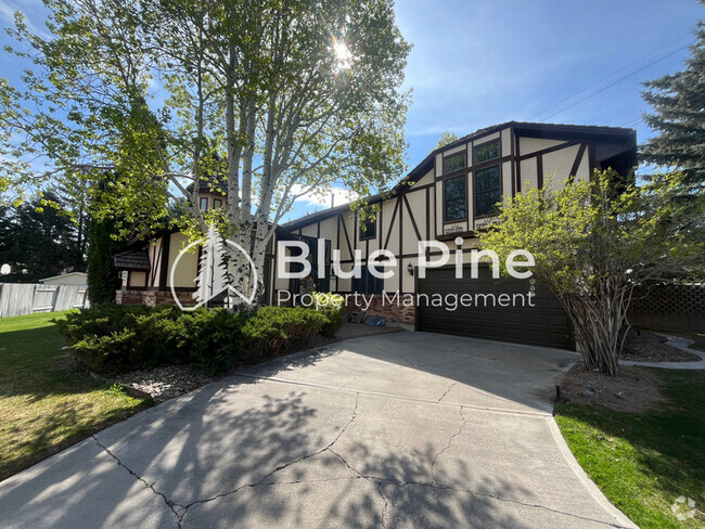 Building Photo - 3267 Merlin Dr Rental