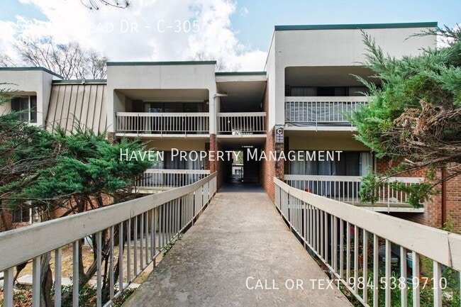 Building Photo - 500 Umstead Dr