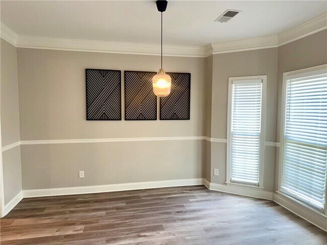 Photo - 2887 Montview Dr SW