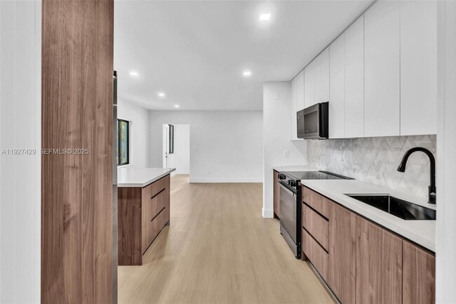 Photo - 1123 NE 1st Ave.