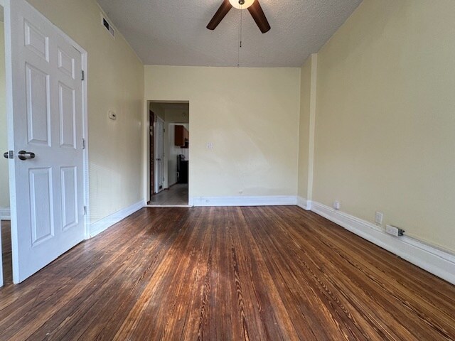 Photo - 3107 N Bernard St Unidad 2