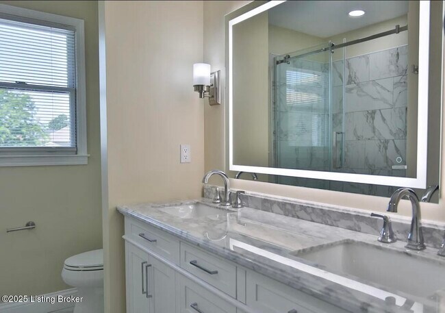 Photo - 4901 Hunters Point Cir