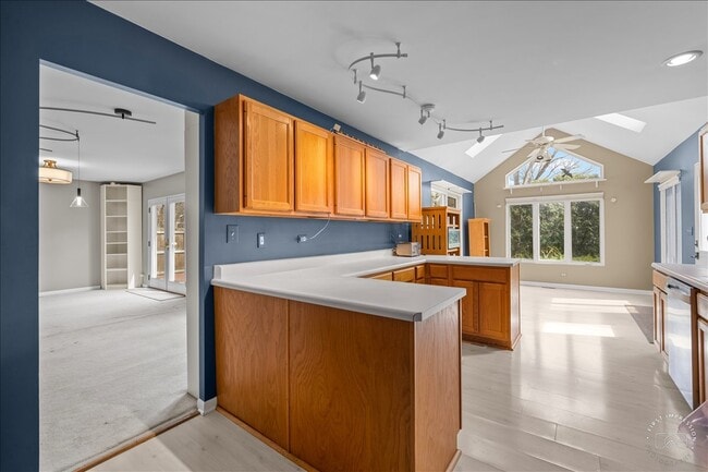 Photo - 1120 N Brainard St