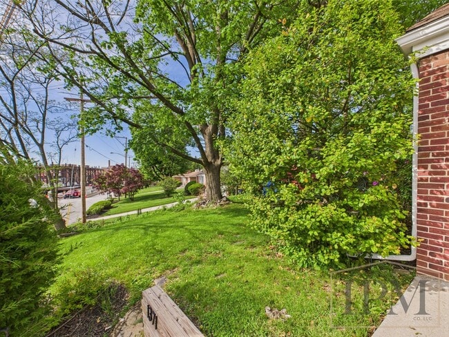 Photo - 1371 Irving Rd