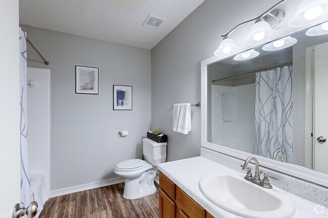 2BD 1BA 960SF Delta