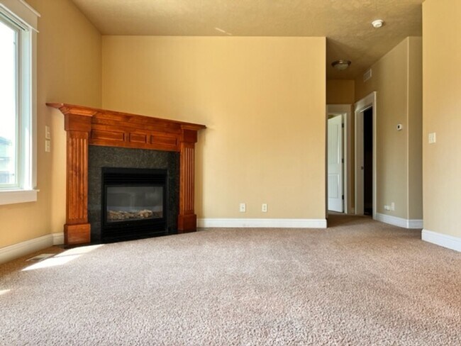 Photo - 1935 W Marten Creek Dr