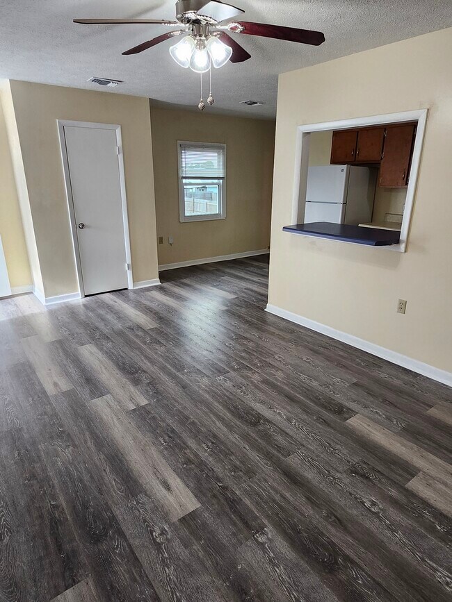 Living room - 5230 Beach Dr