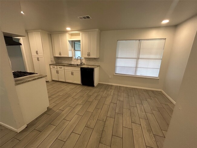 Photo - 2310 Grape Ln