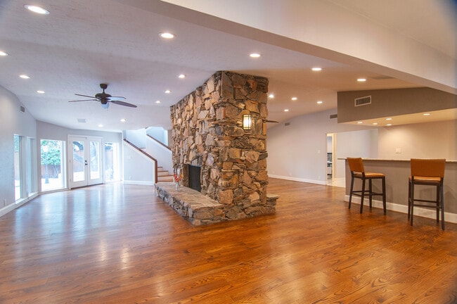Photo - 6940 Brookshire Dr