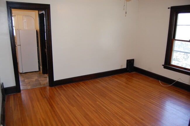 Photo - Cozy 2nd floor apt in Near South!