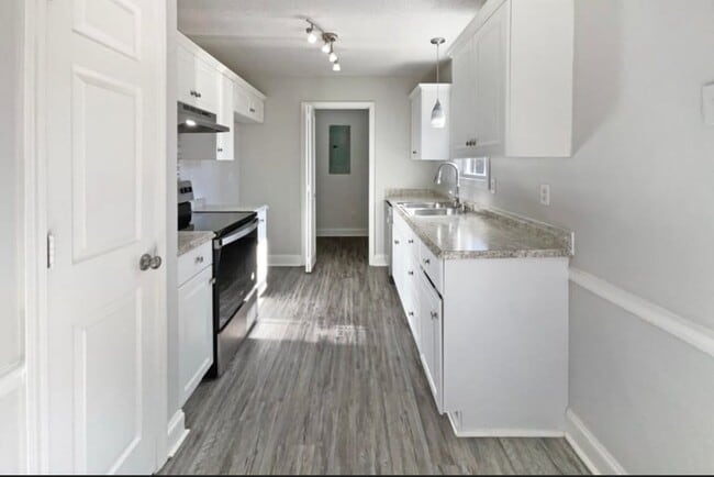 Photo - 1657 Gresham Ct