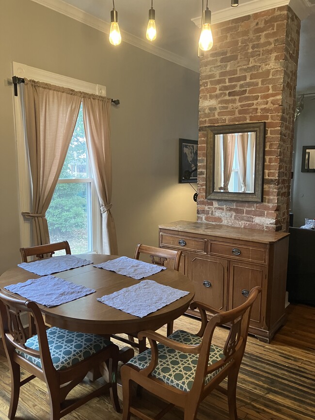 Photo - 1035 Lynnhurst Ave