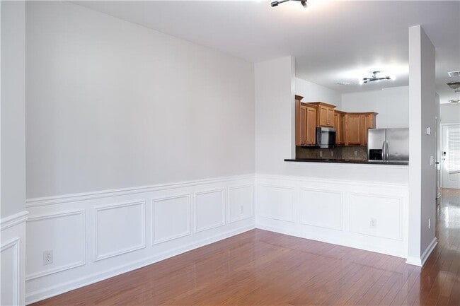 Photo - 3090 Branham Dr