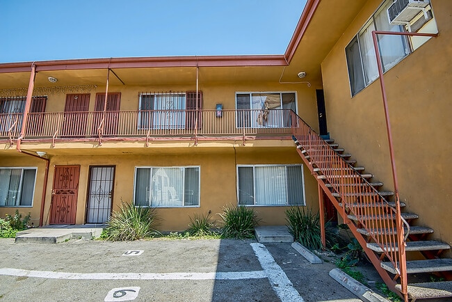 Photo - 1052 Browning Blvd