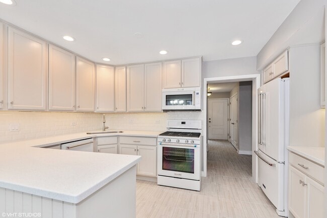 Photo - 475 Laurel Ave