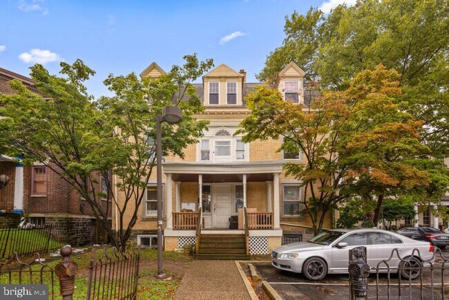 Building Photo - 3512 Lancaster Ave Unit 1W Rental