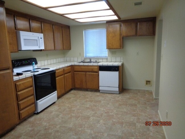 Photo - 796 Marshall Rd