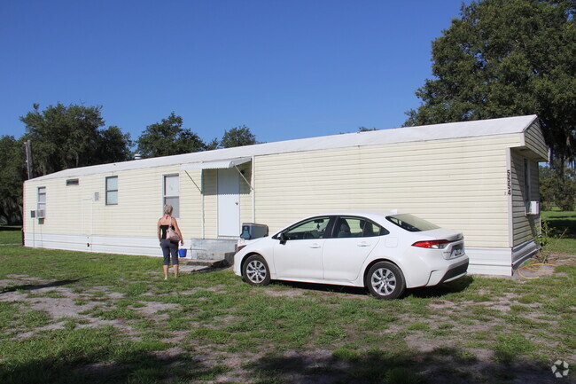 Building Photo - 5554 Lake Buffum Rd Rental