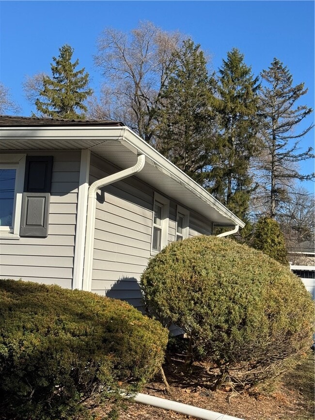 Photo - 548 Pinnacle Rd