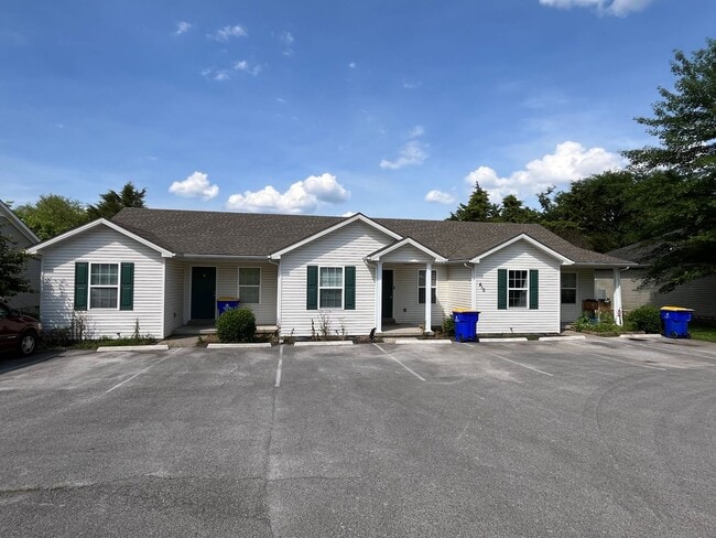 Building Photo - Lower Stone Apartments Unit 410A