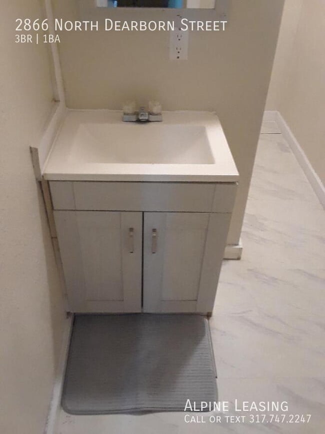 Photo - 2866 N Dearborn St