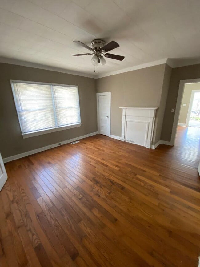 Photo - 609 N Selvidge St