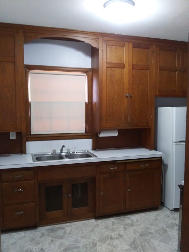 Photo - 105 S Lindberg Ave