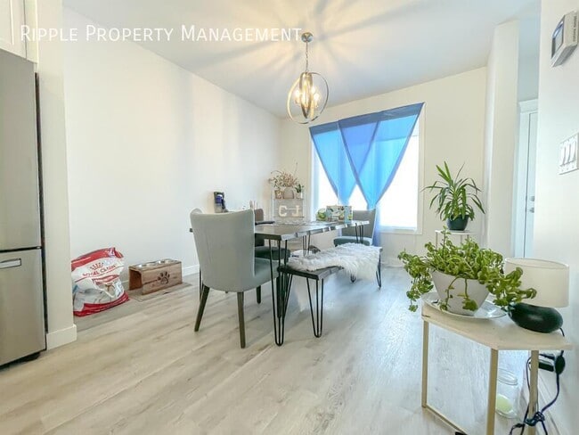 Photo - STUNNING 3 BEDS/ 2.5 BATHS HOUSE