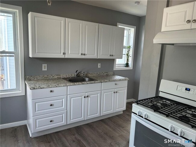 Photo - 1397 Corbin Ave Unidad 2