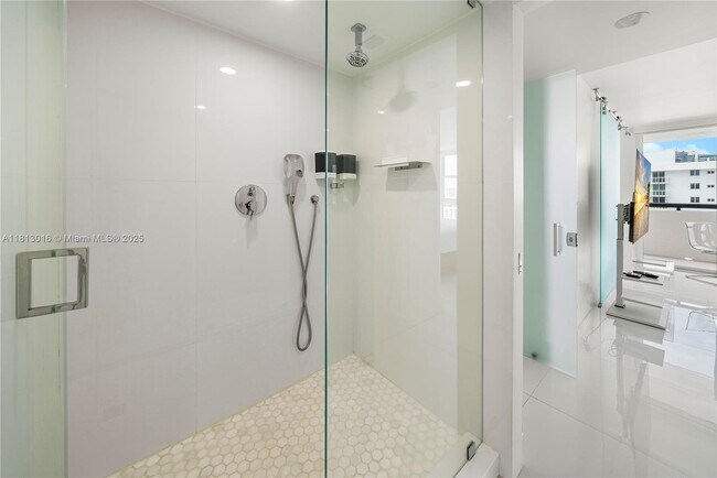 Photo - 2555 Collins Ave Unit 1714